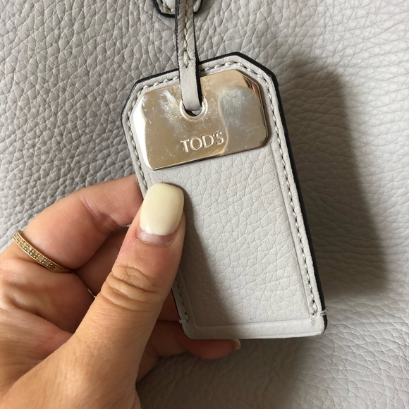 TOD’s Tote Bag with Zipper - Picture 2 of 5